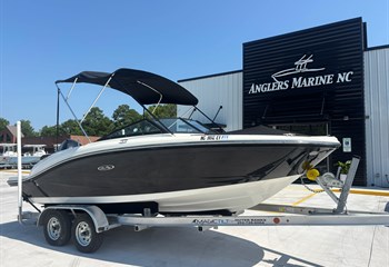 2021 Sea Ray SPX 190 Boat